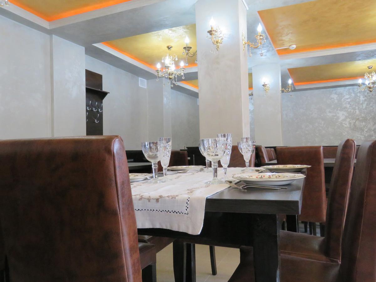 Hotel Foisor Букурещ Екстериор снимка