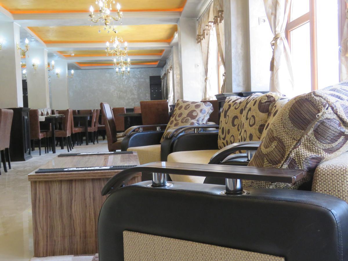 Hotel Foisor Букурещ Екстериор снимка