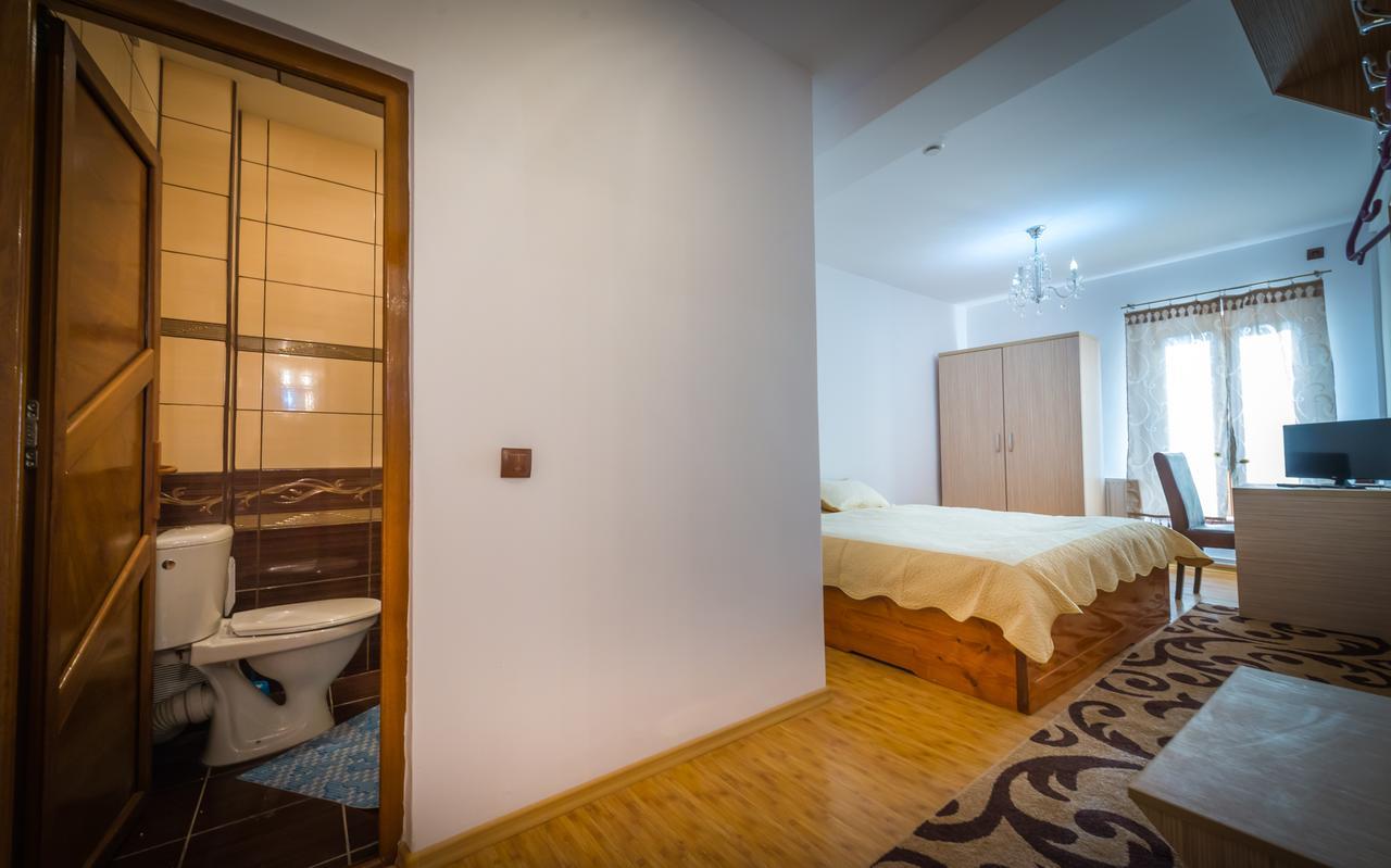 Hotel Foisor Букурещ Екстериор снимка