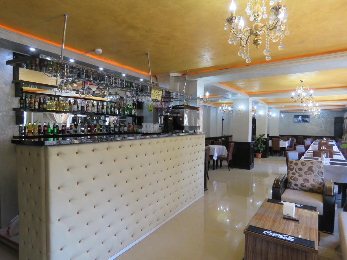 Hotel Foisor Букурещ Екстериор снимка