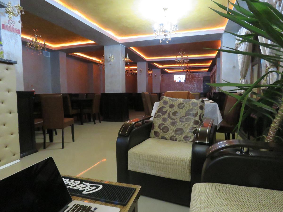 Hotel Foisor Букурещ Екстериор снимка