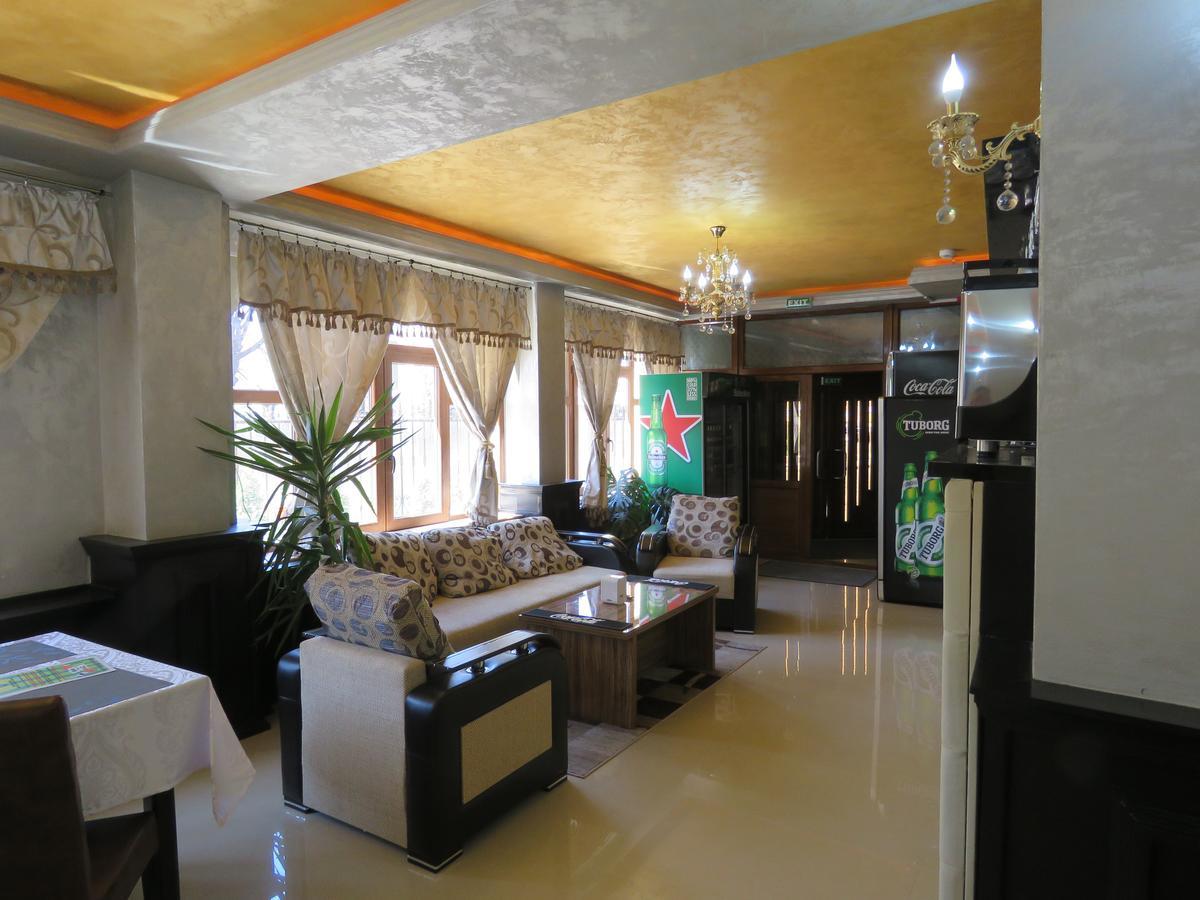 Hotel Foisor Букурещ Екстериор снимка