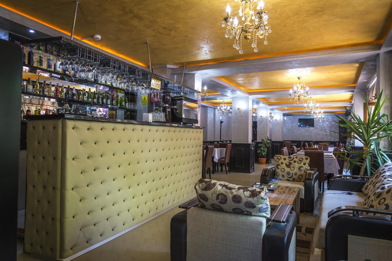 Hotel Foisor Букурещ Екстериор снимка